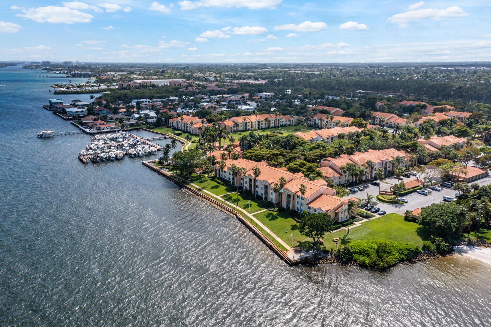131 YACHT CLUB Way 307, Hypoluxo, FL 33462