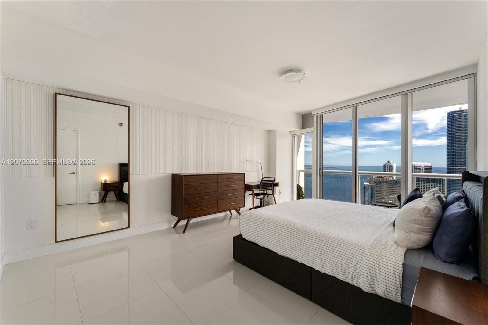 495 Brickell Avenue 4709 — photo 4