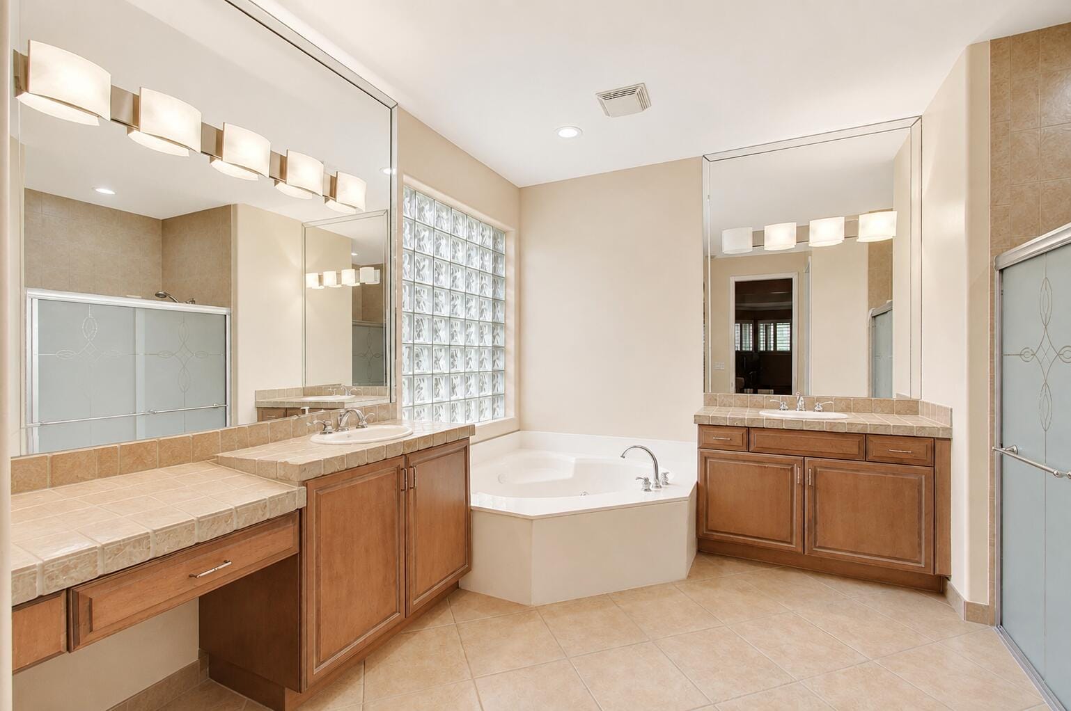 8855 Majorca Bay Drive — photo 12