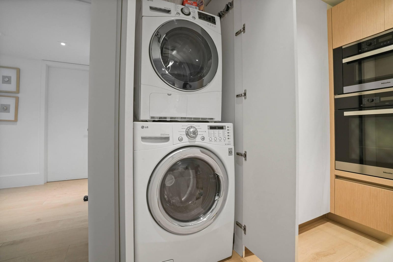 2301 COLLINS Avenue 407 — photo 12
