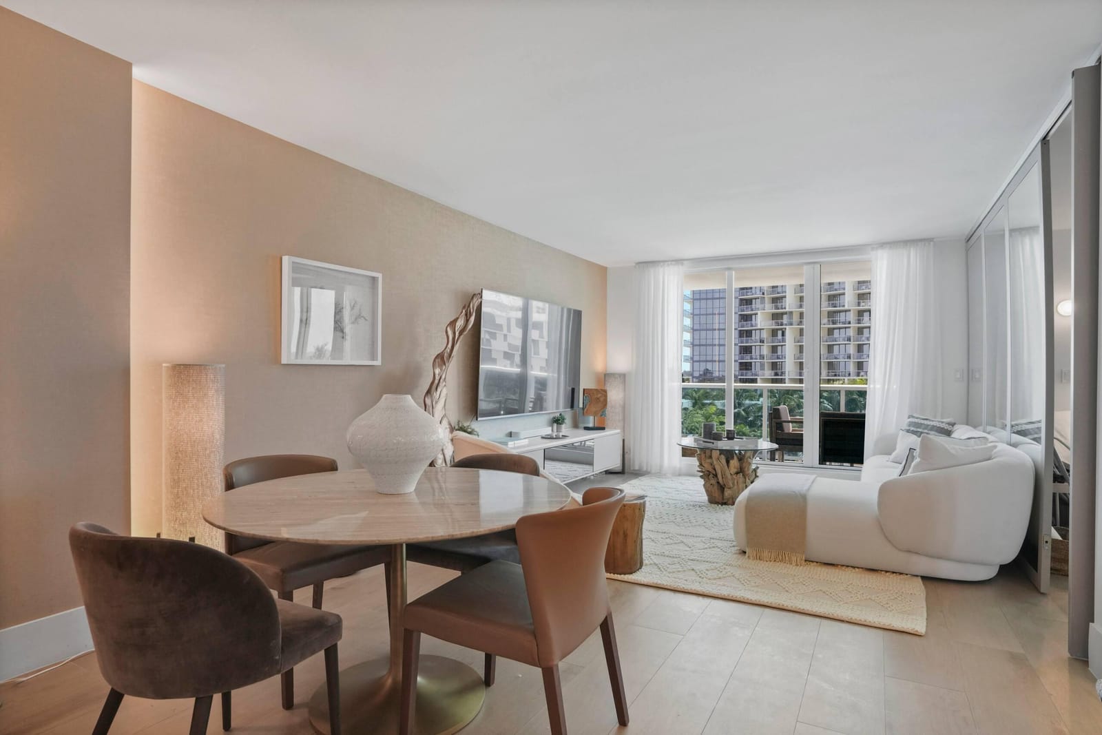 2301 COLLINS Avenue 407 — photo 3