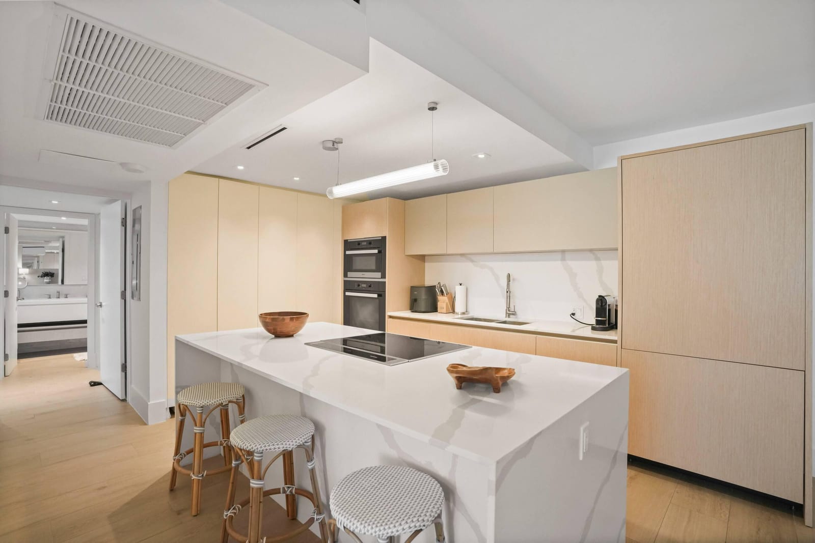 2301 COLLINS Avenue 407 — photo 4