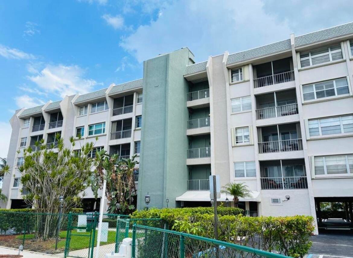 505 Spencer Drive 312, West Palm Beach, FL 33409