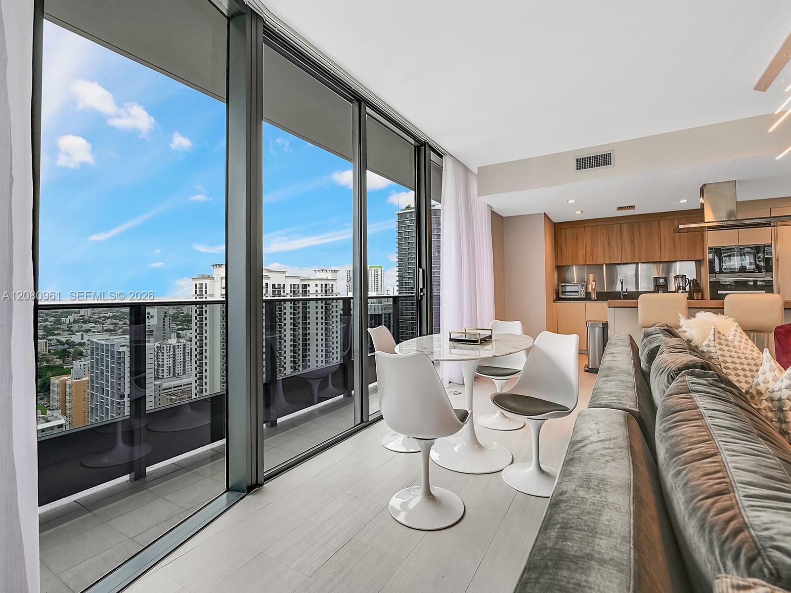 1000 Brickell Plaza 3402 — photo 9