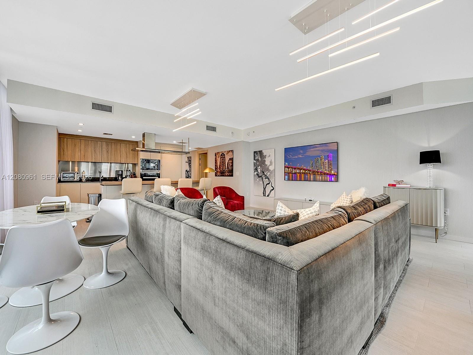 1000 Brickell Plaza 3402 — photo 10