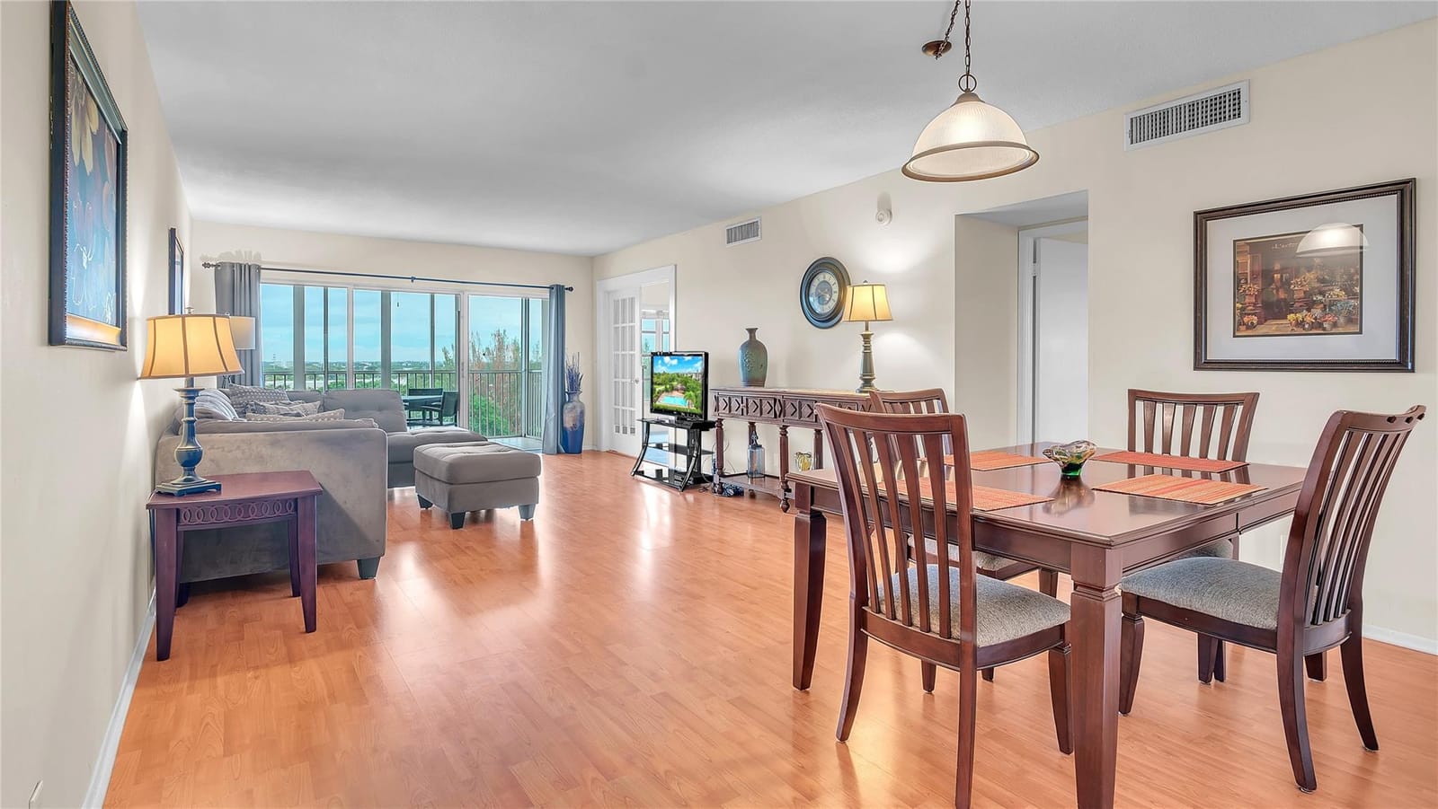 3150 N Palm Aire Drive 909 — photo 2