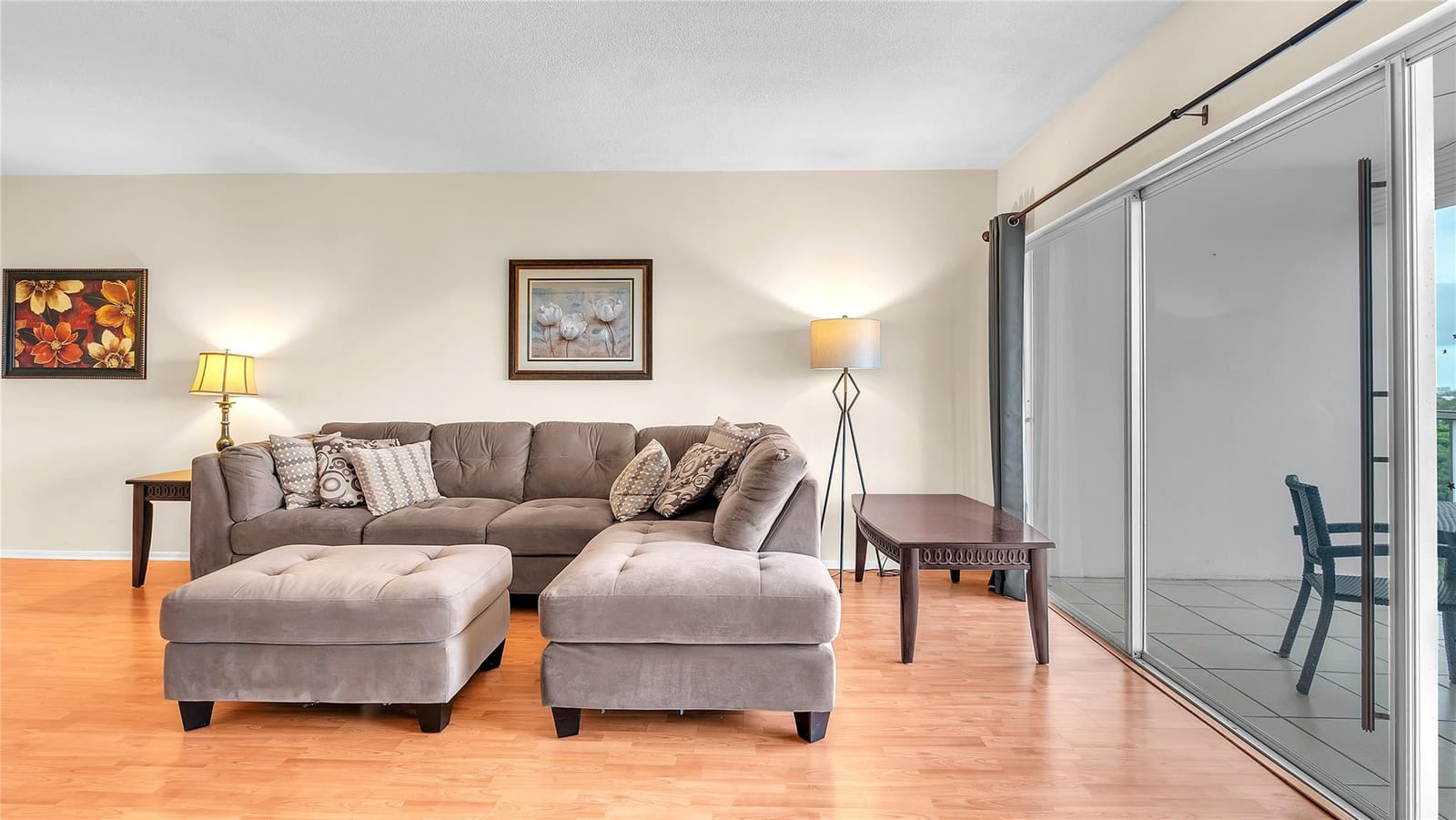 3150 N Palm Aire Drive 909 — photo 4