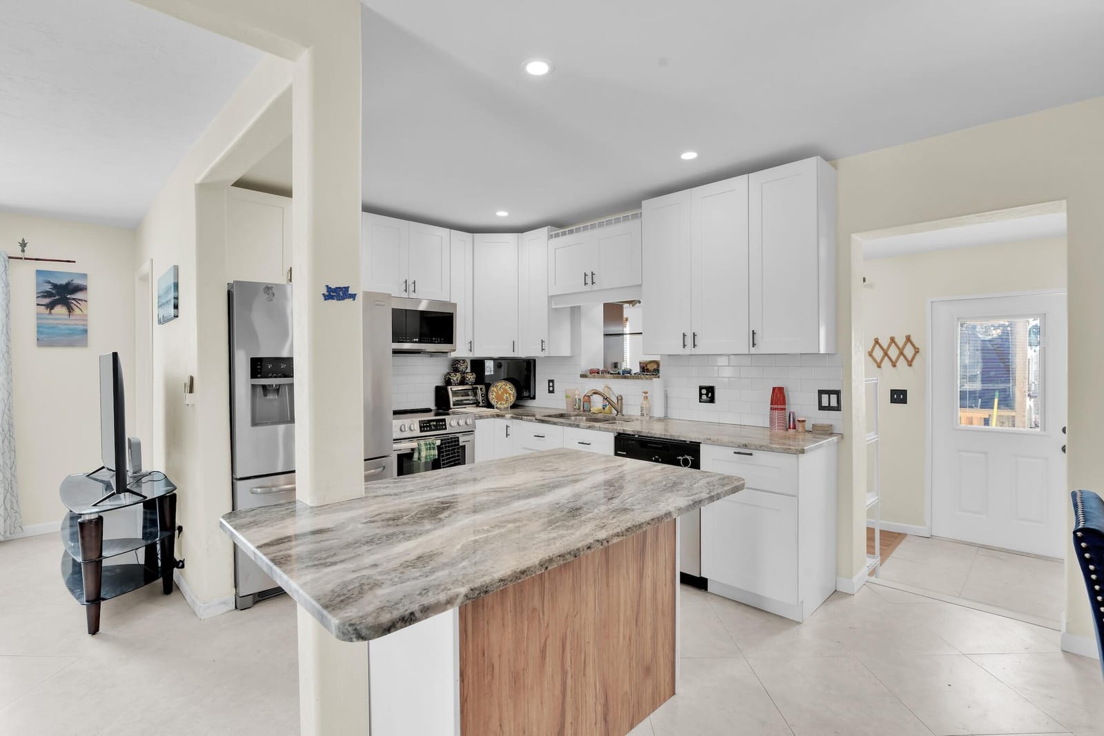 5221 NE 16TH Avenue — photo 8