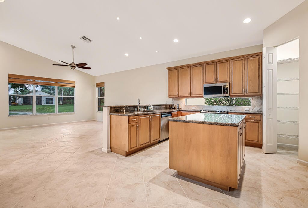 7911 Ferndale Bend Drive, Lake Worth, FL 33467 photo 15