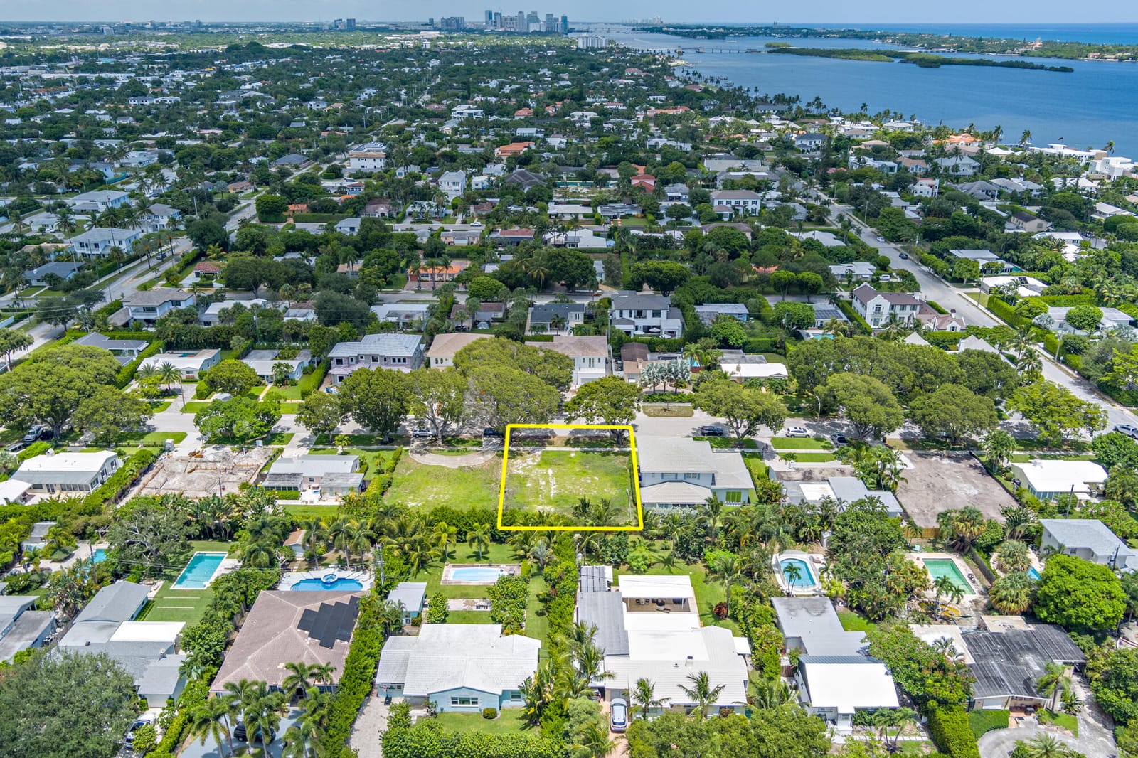 230 Forest Hill Boulevard, West Palm Beach, FL 33405 photo 2
