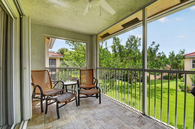 12447 Crystal Pointe Drive 201, Boynton Beach, FL 33437