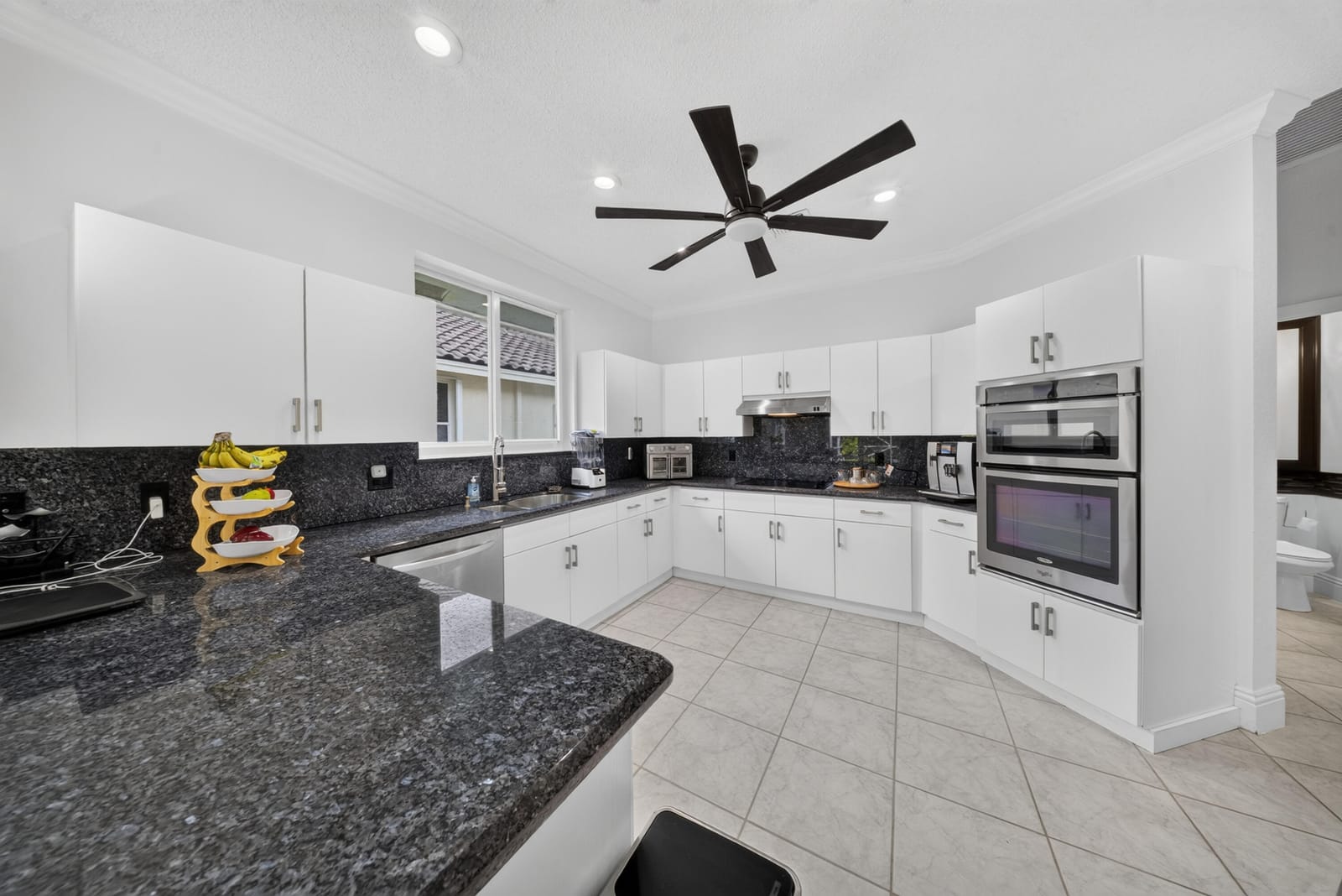 7690 La Corniche Circle — photo 5
