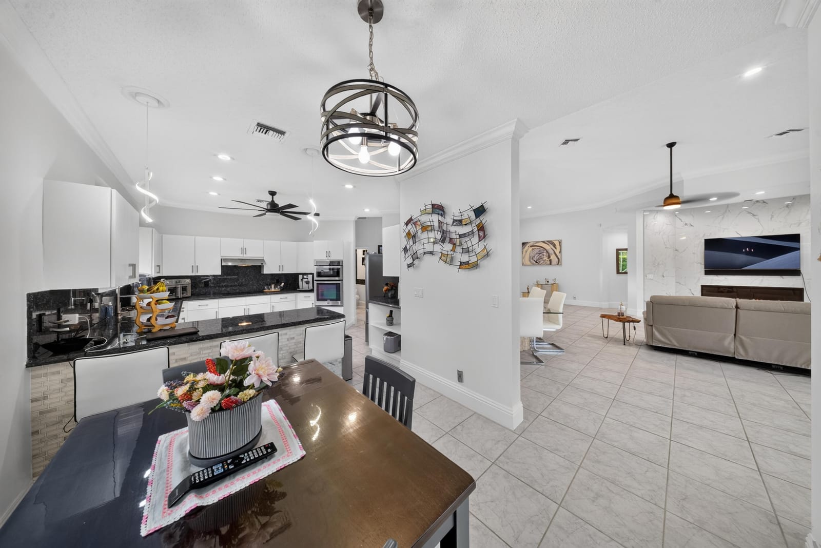 7690 La Corniche Circle — photo 8