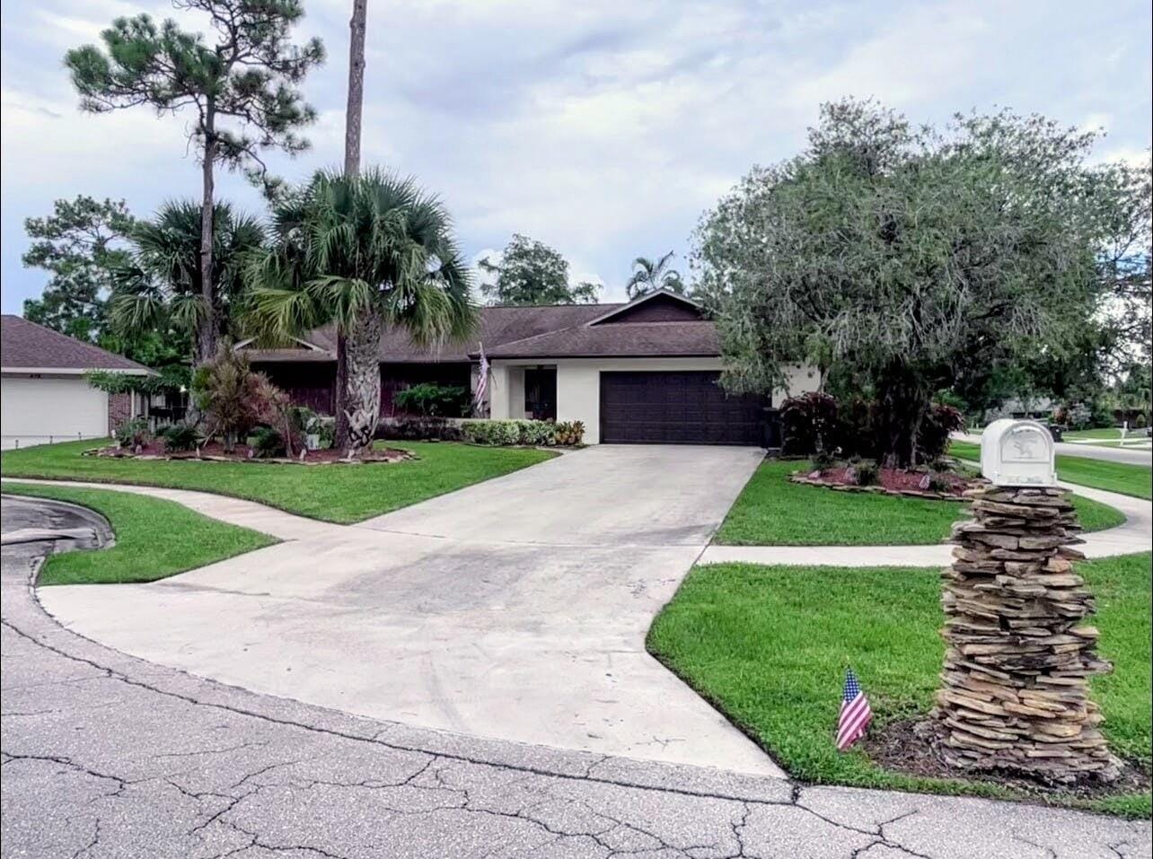 569 DOLLARSPOT Court, Wellington, FL 33414