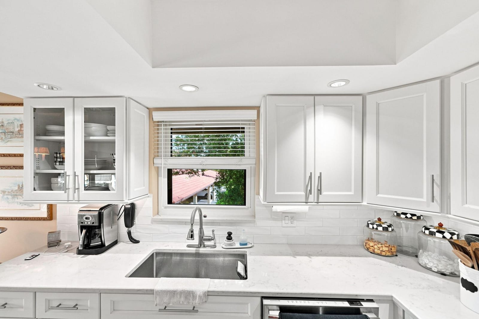 330 SW South River Drive 207 — photo 8