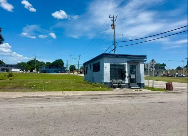 300 SW 5TH Street, Belle Glade, FL 33430