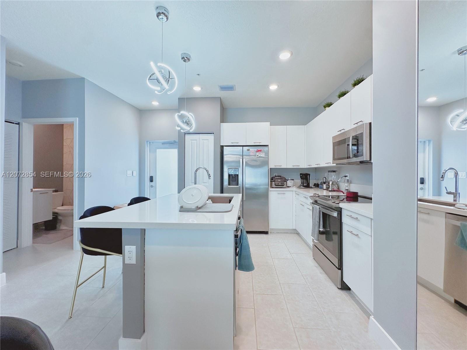 8167 NW 41st Street E-410, Doral, FL 33166