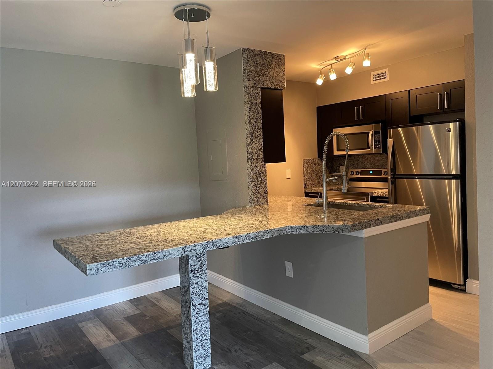 2803 N Oakland Forest Drive 206, Oakland Park, FL 33309