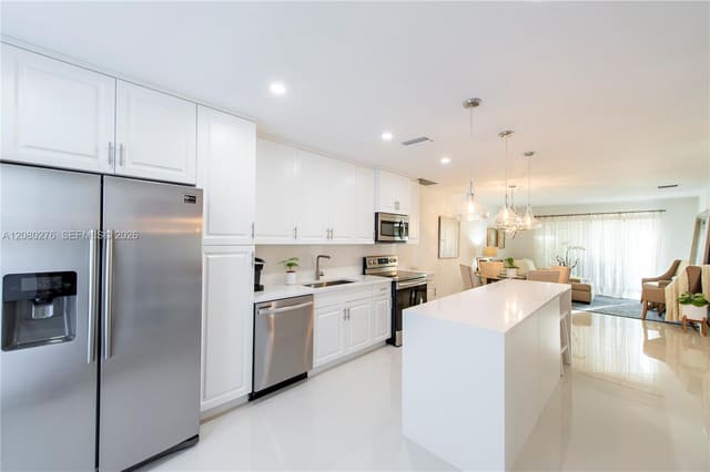 8580 Bella Vista Drive, Boca Raton, FL 33433