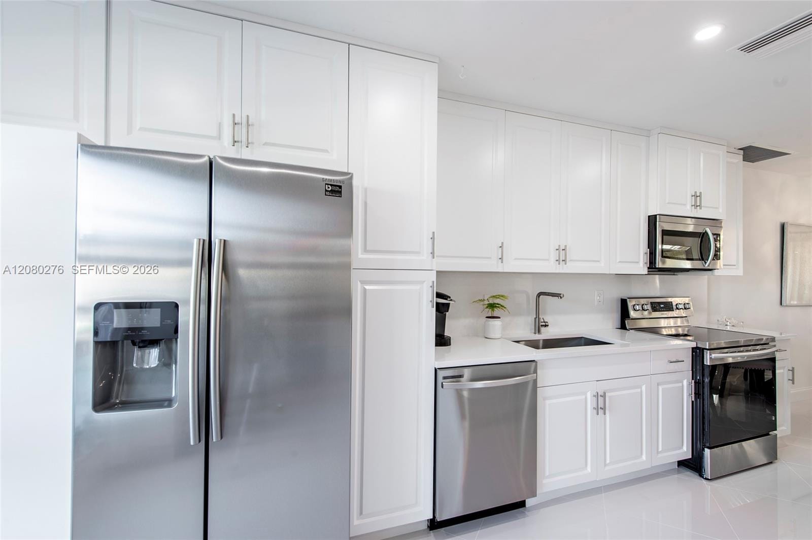 8580 Bella Vista Drive — photo 2