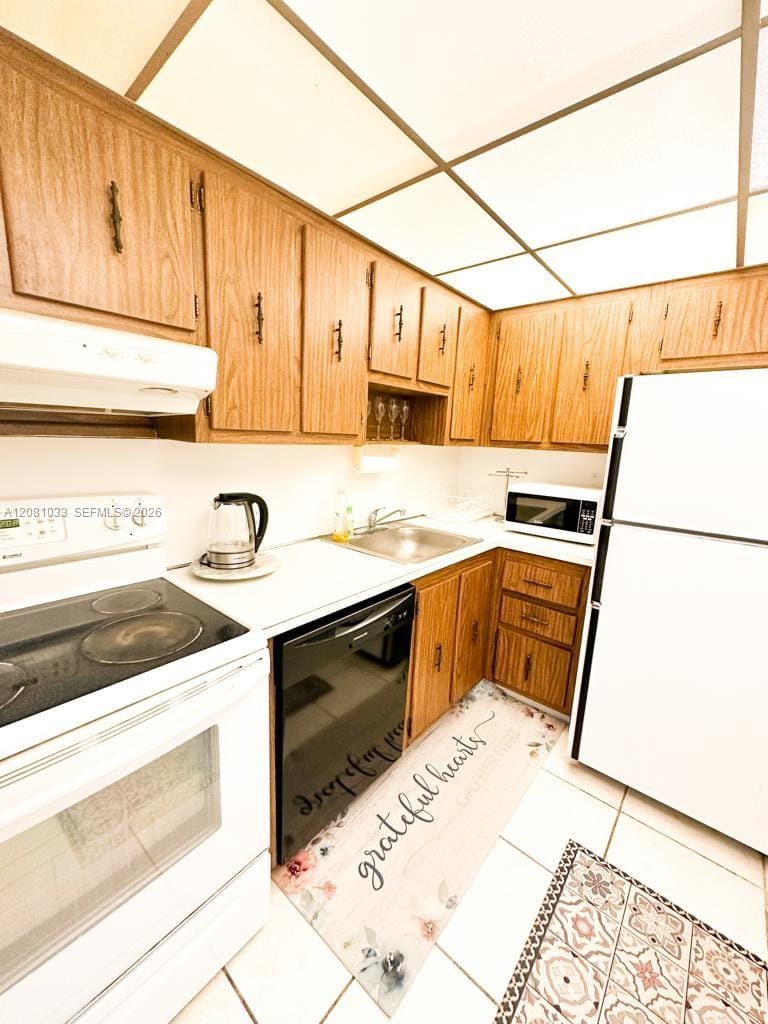 20335 W Country Club Drive 2302 — photo 6