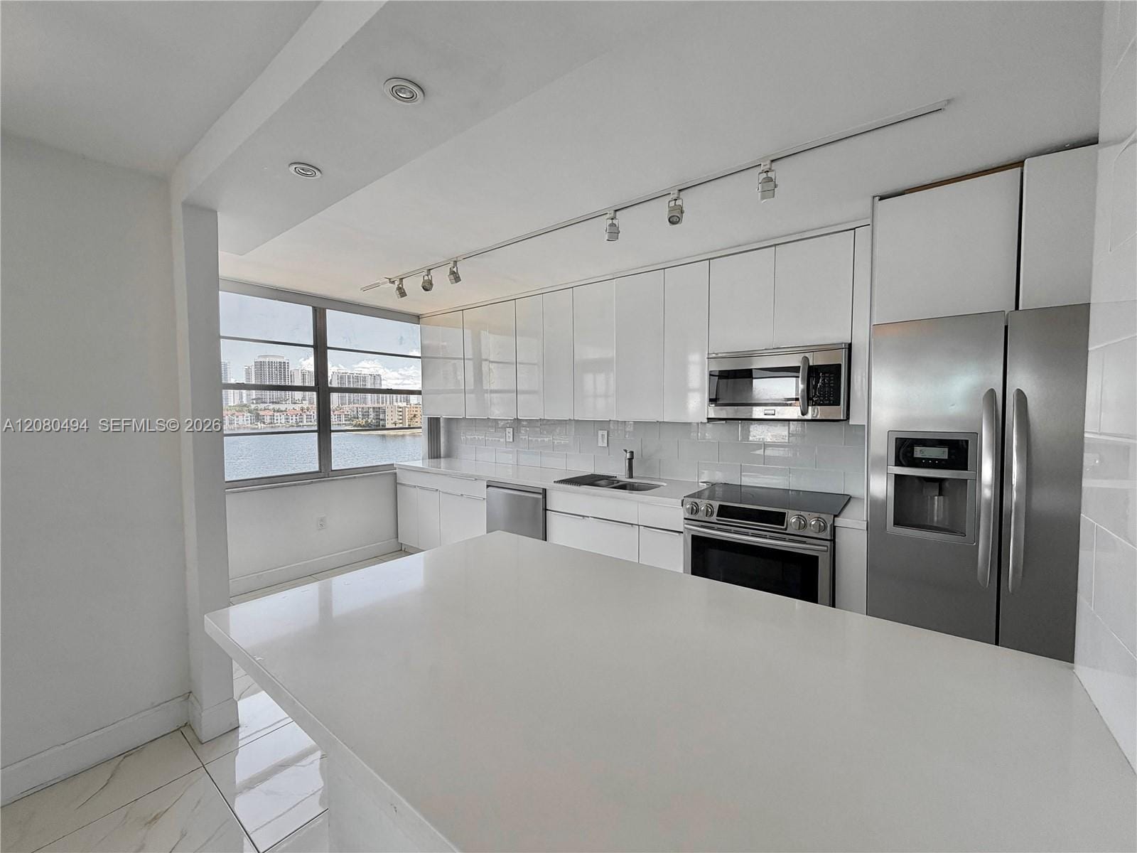 18081 Biscayne Boulevard 504, Aventura, FL 33160 photo 16