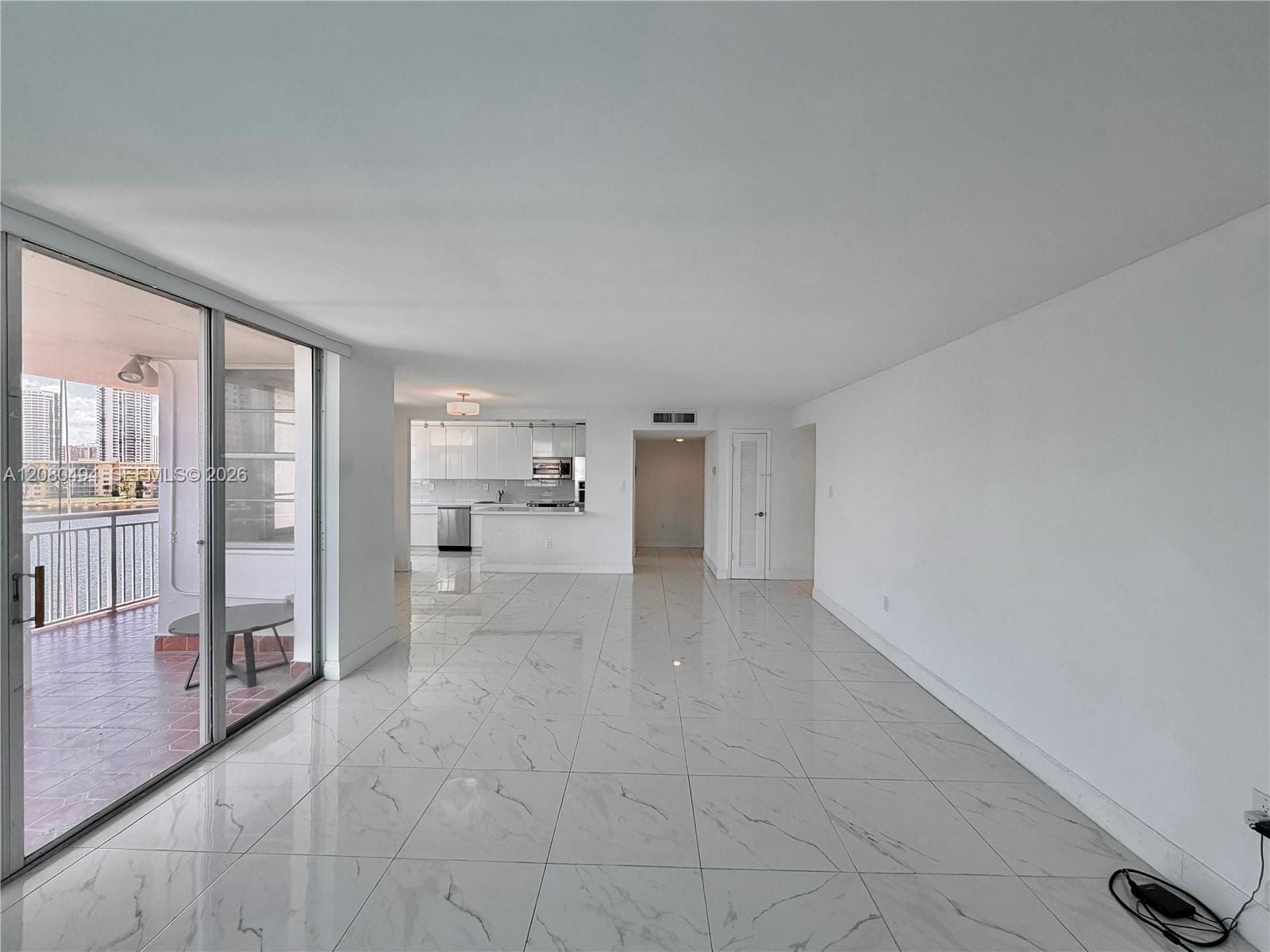18081 Biscayne Boulevard 504 — photo 4