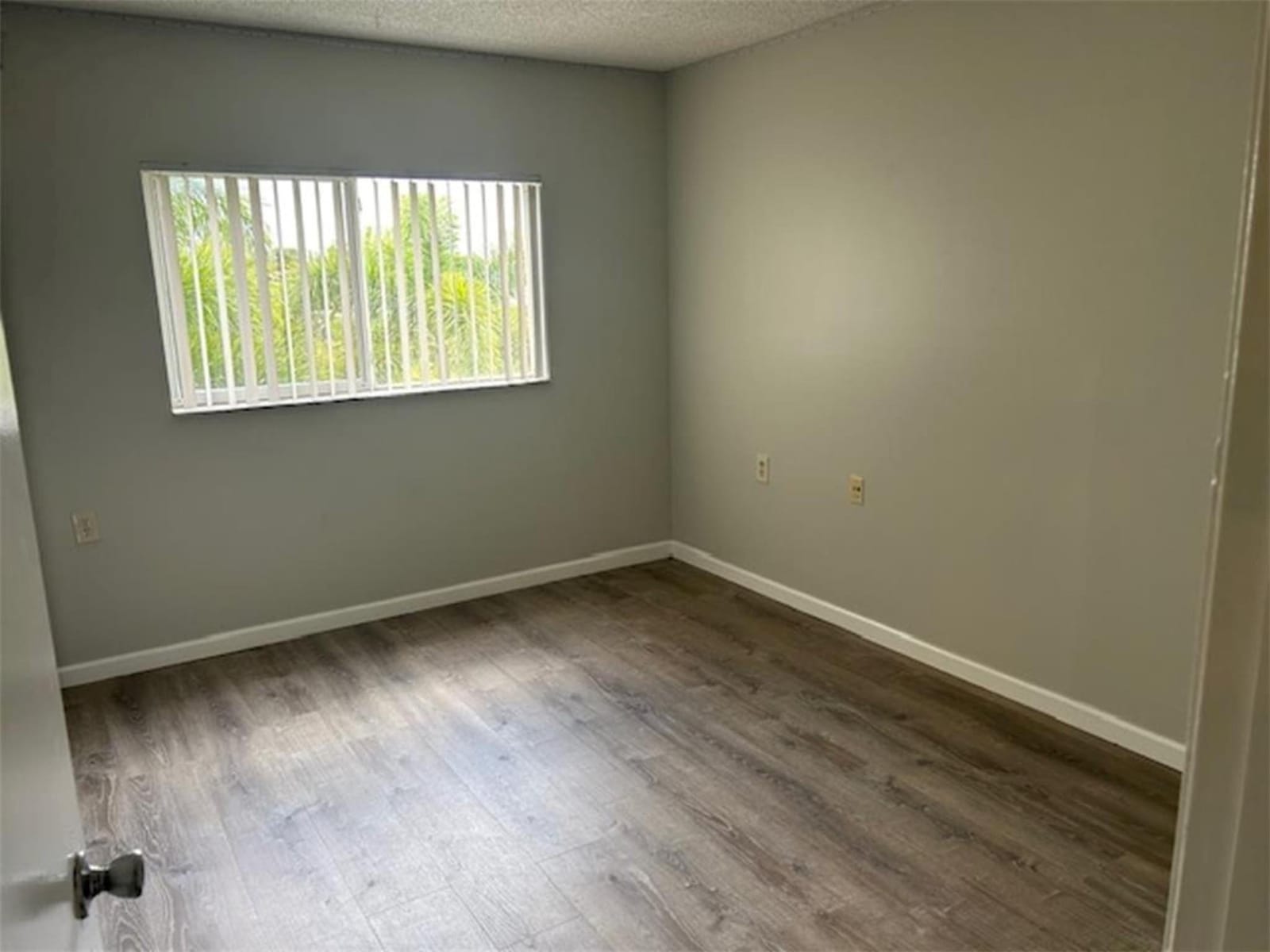 1089 N Benoist Farms Road 301 — photo 10