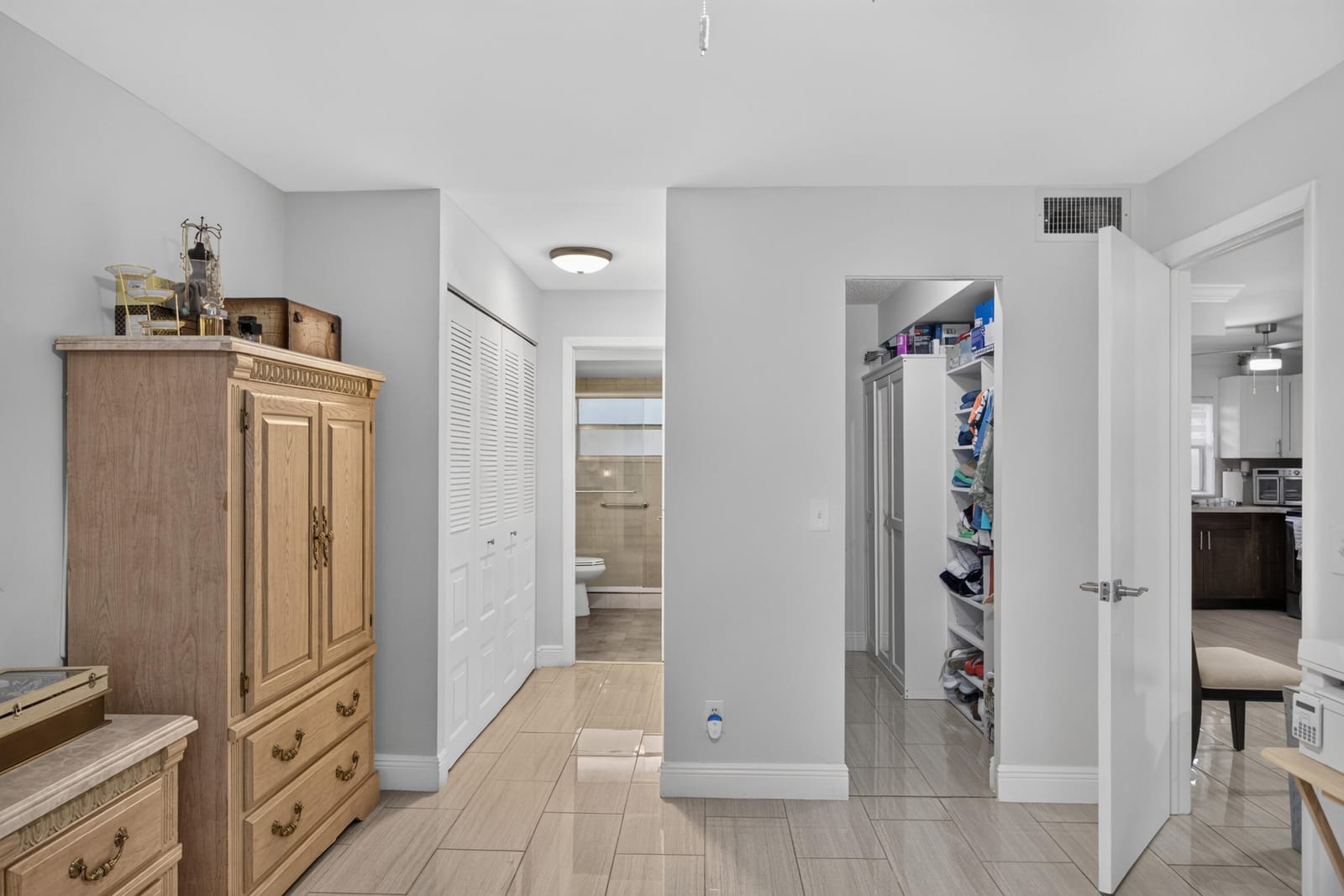 9881 Sunrise Lakes Boulevard 308 — photo 11