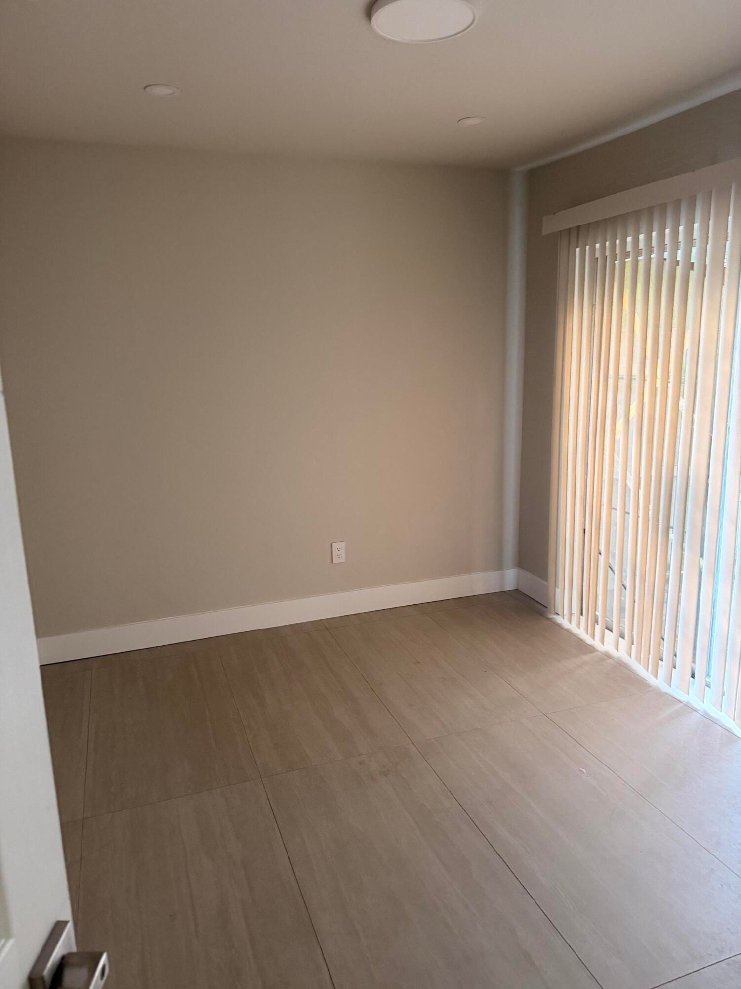 2731 AVENUE S B — photo 2