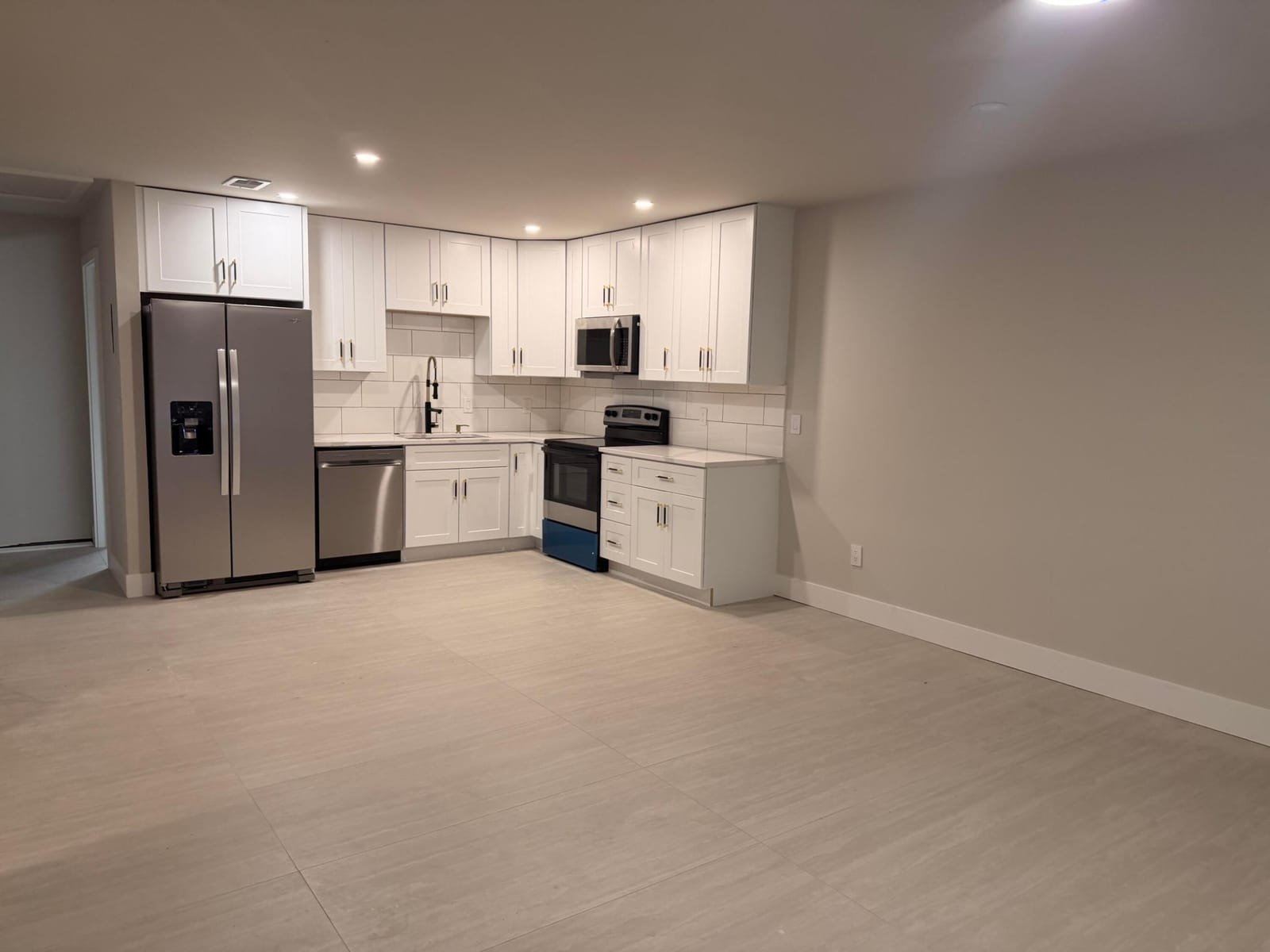2731 AVENUE S B — photo 8