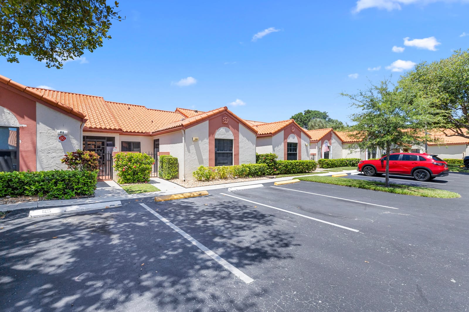 84 CENTENNIAL Court, Deerfield Beach, FL 33442 photo 3