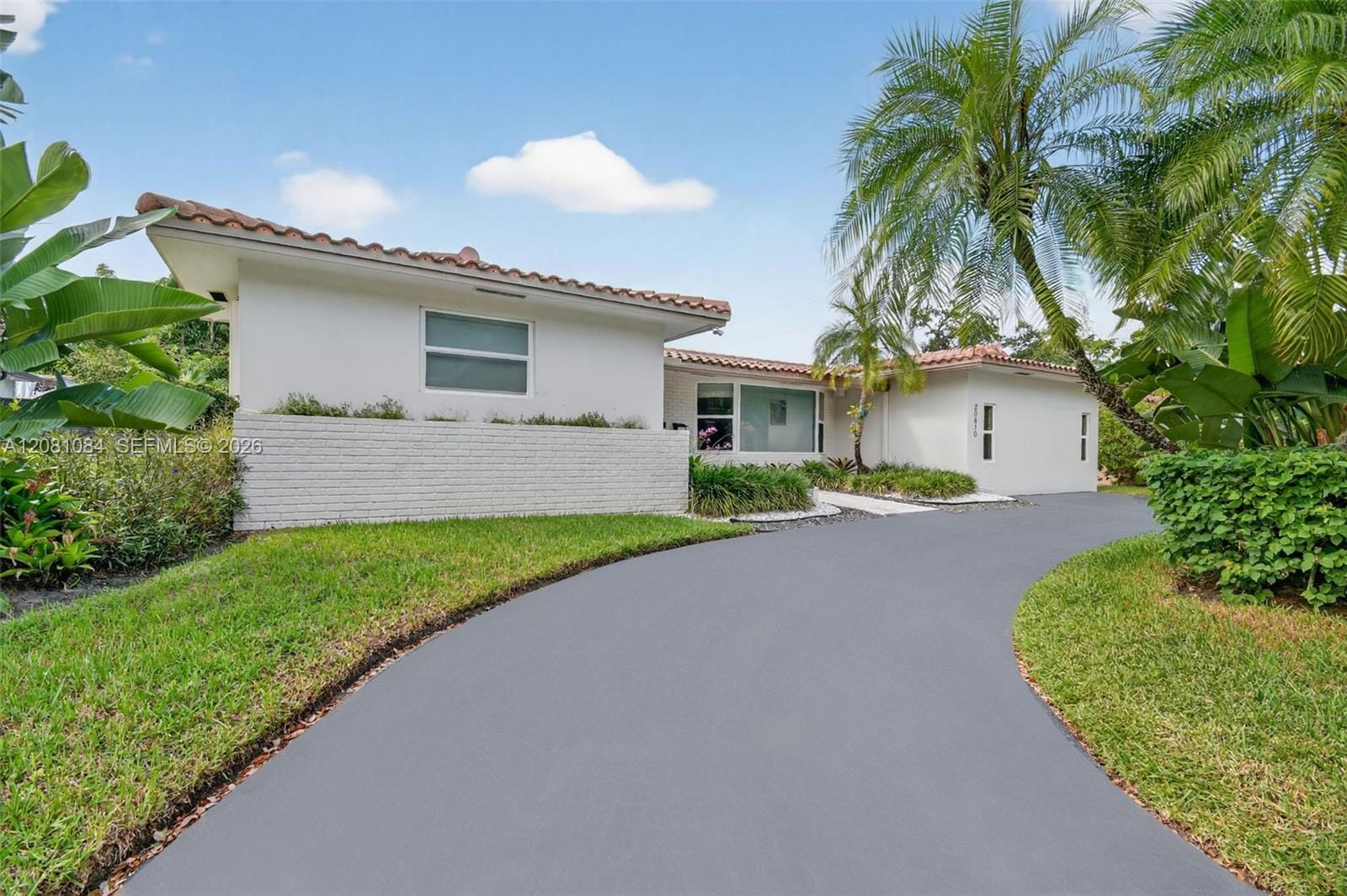 20610 NE 22nd Court, Miami, FL 33180