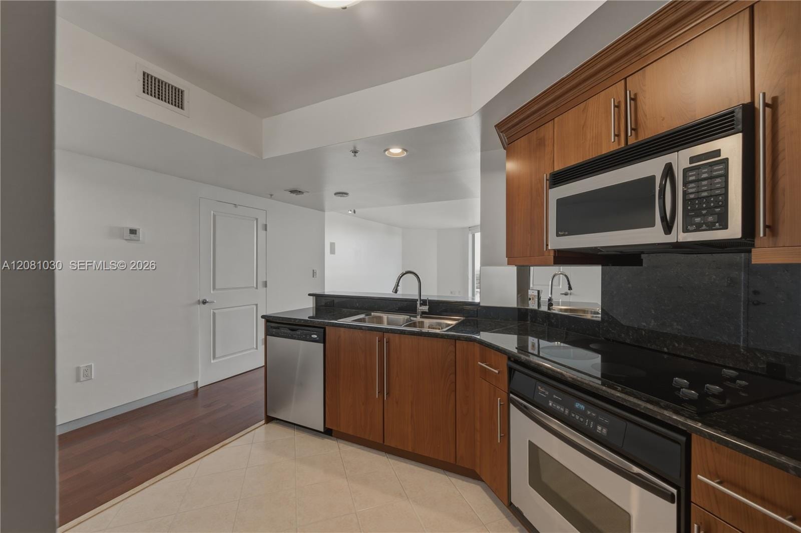 401 SW 4th Avenue 1700 — photo 9