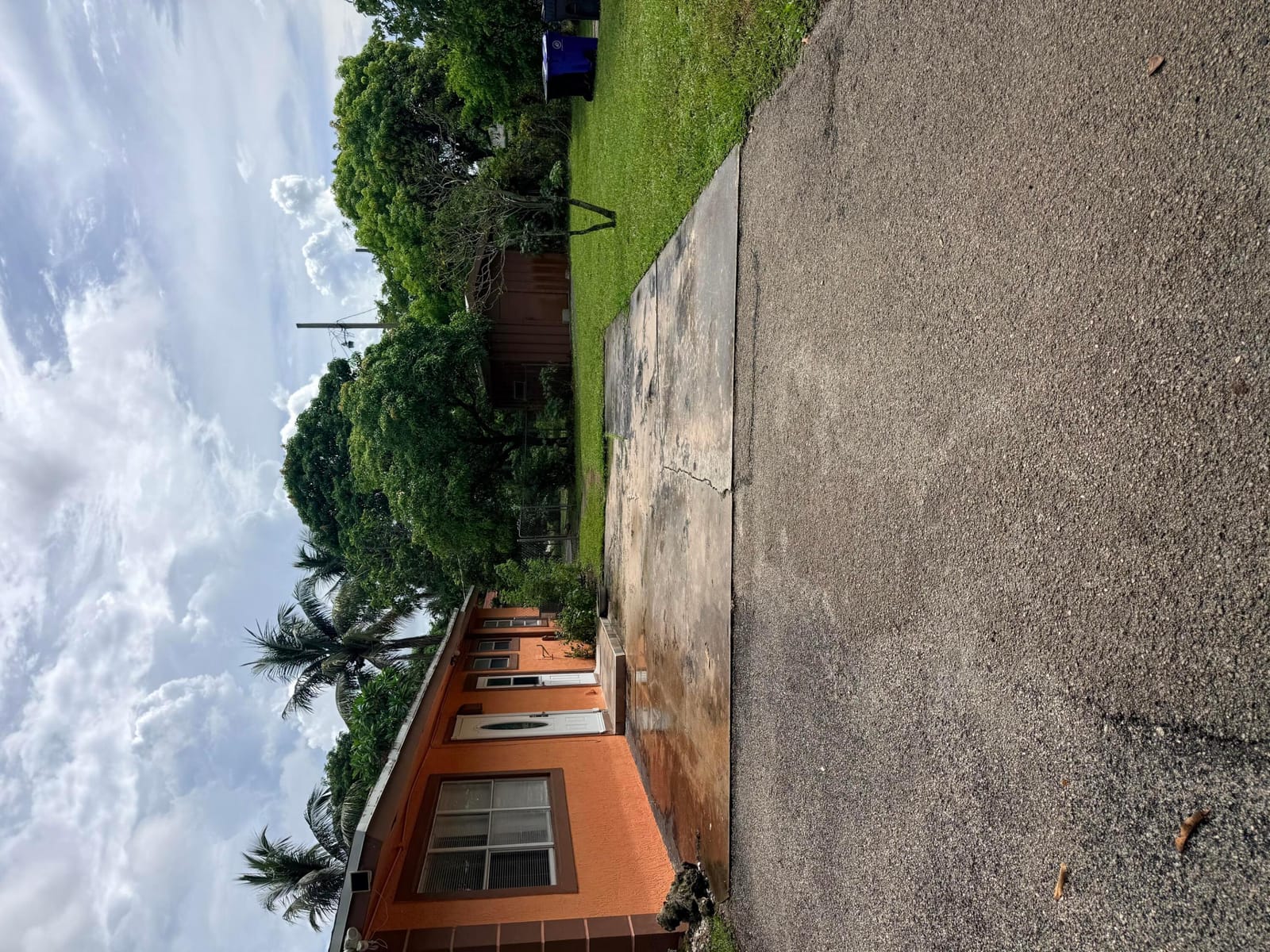 1643 NW 11TH Avenue — photo 2