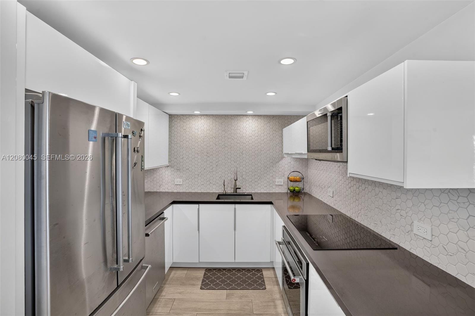 2500 NE 135th Street C311 — photo 2