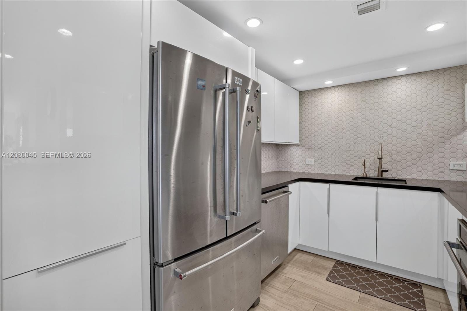 2500 NE 135th Street C311 — photo 3