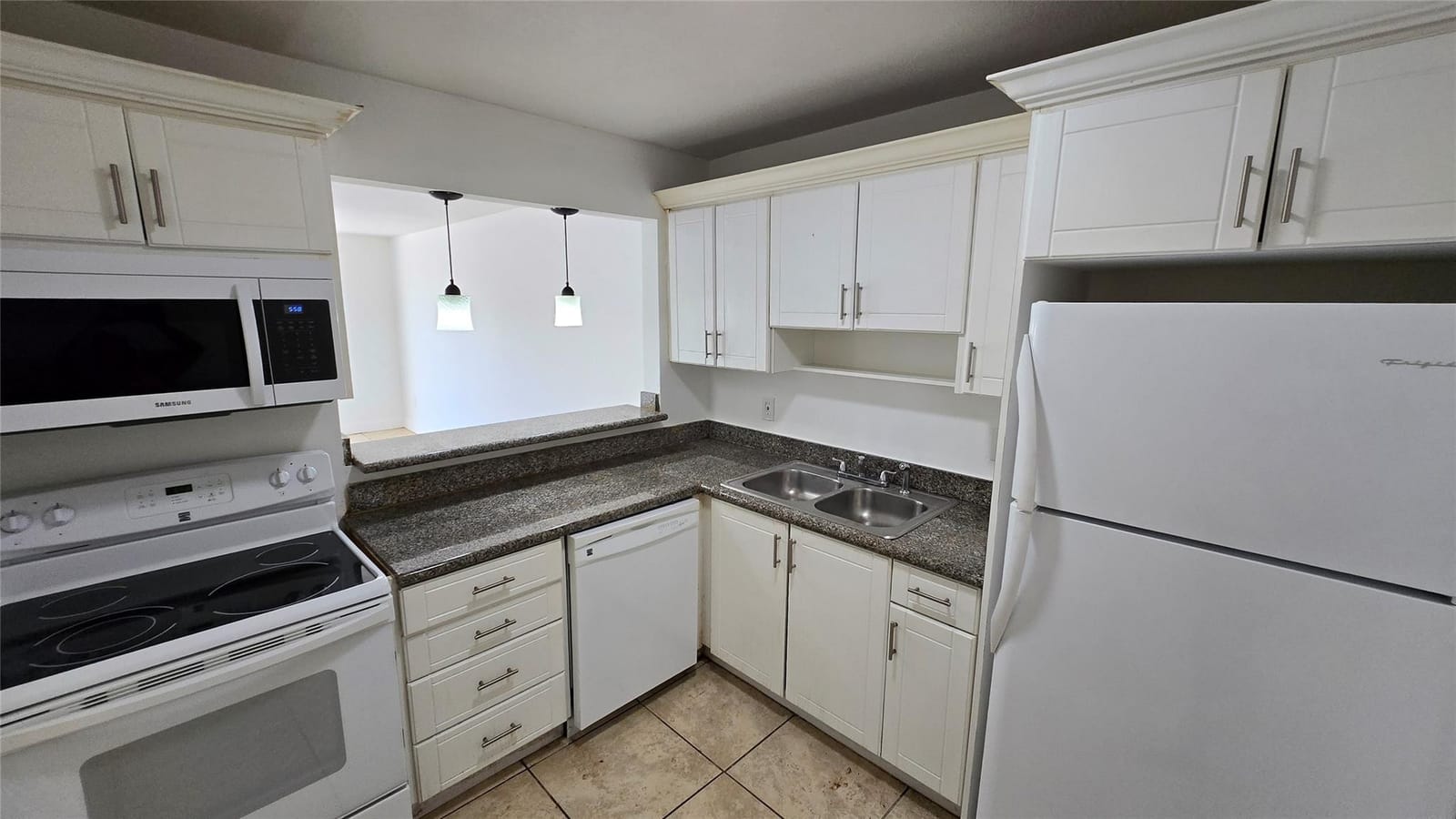 15205 NE 6TH Avenue D206 — photo 4