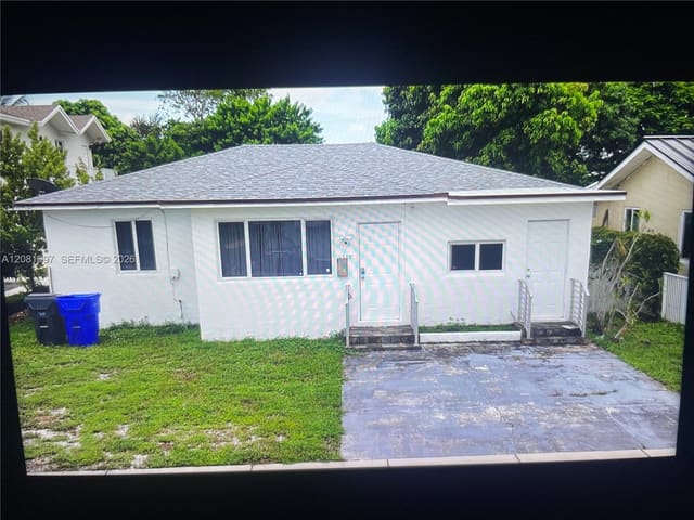 2330 Garfield Street, Hollywood, FL 33020