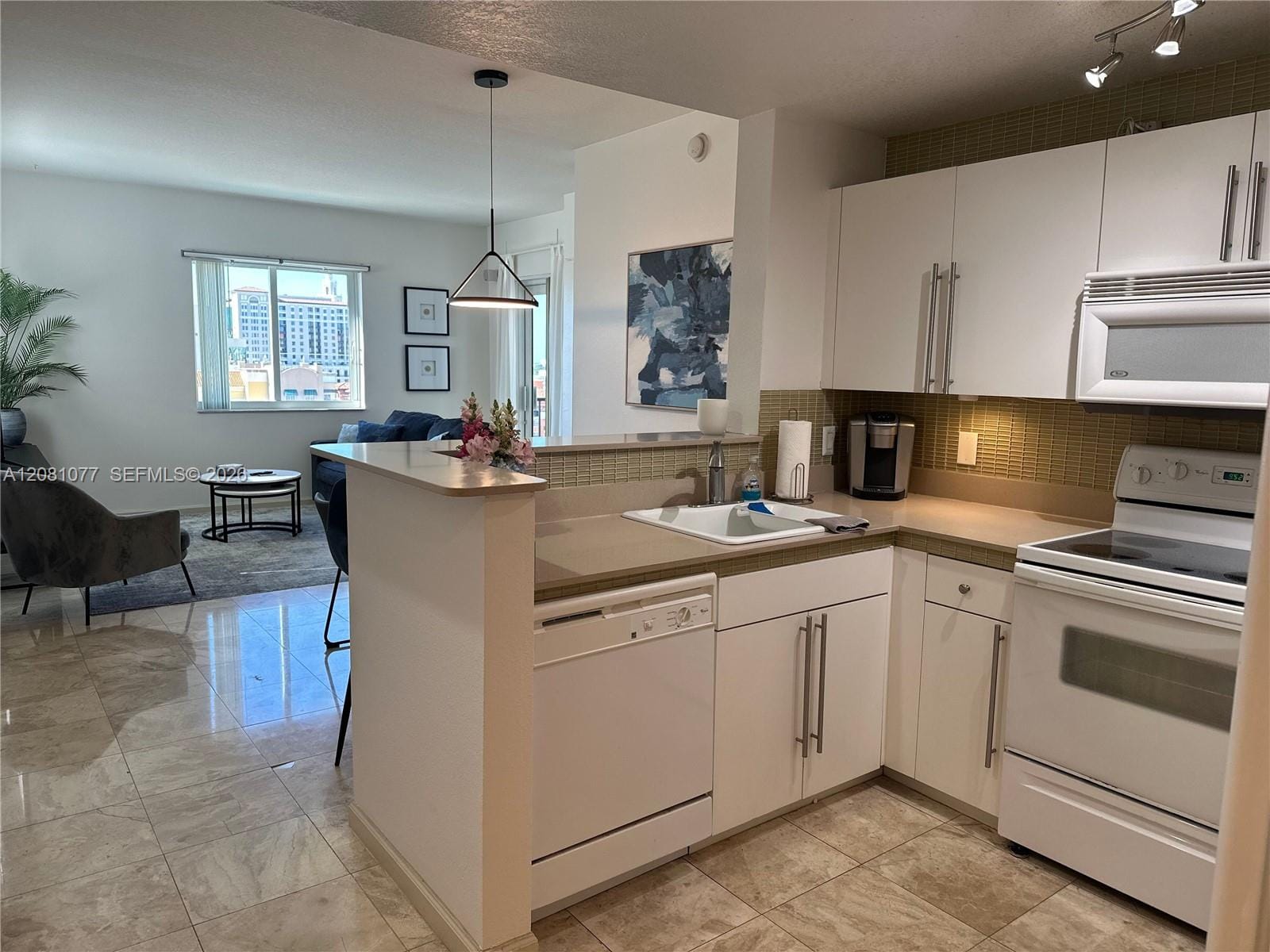 10 Aragon Avenue 1120 — photo 3