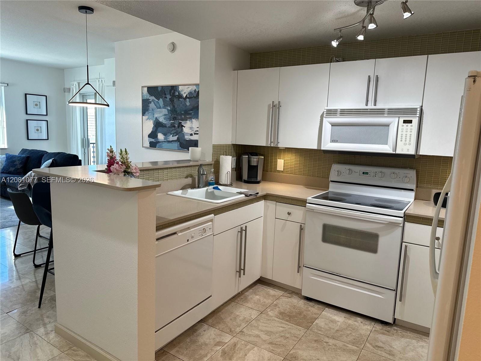 10 Aragon Avenue 1120 — photo 4