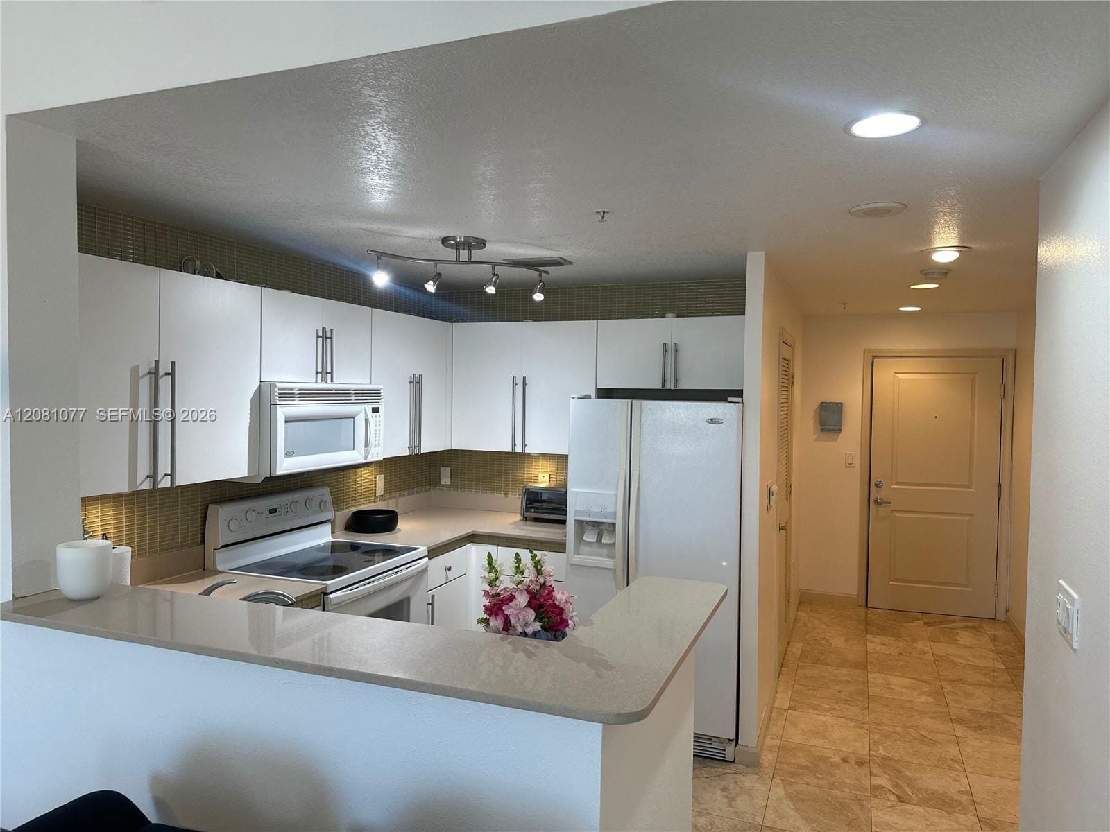 10 Aragon Avenue 1120 — photo 5