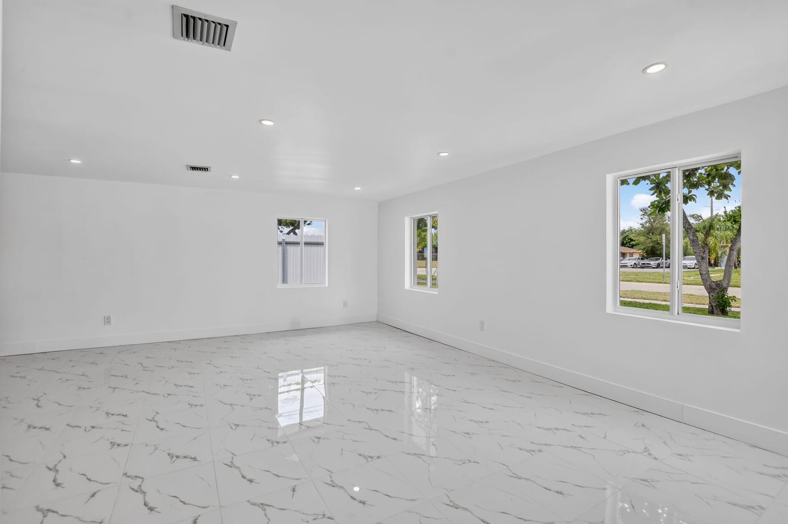 182 SW 6 Street, Deerfield Beach, FL 33441 photo 5