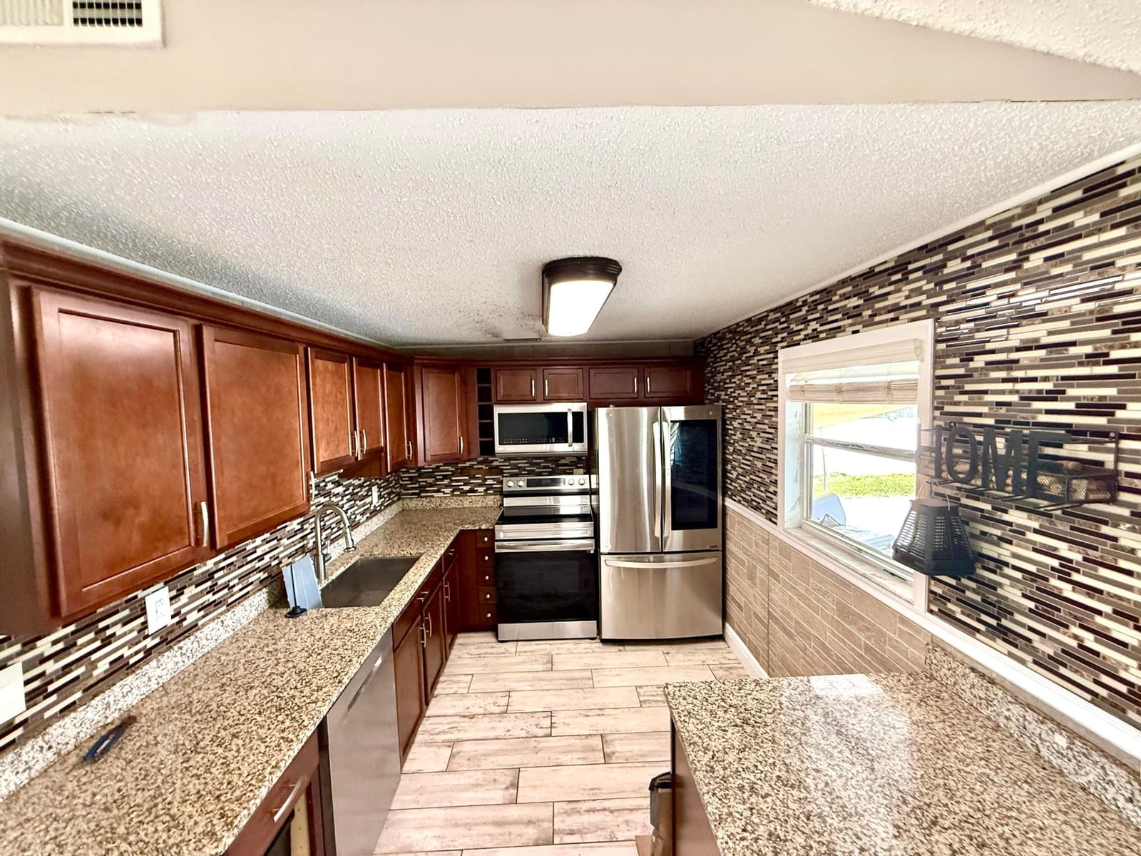 637 SW GRANADEER Street — photo 5