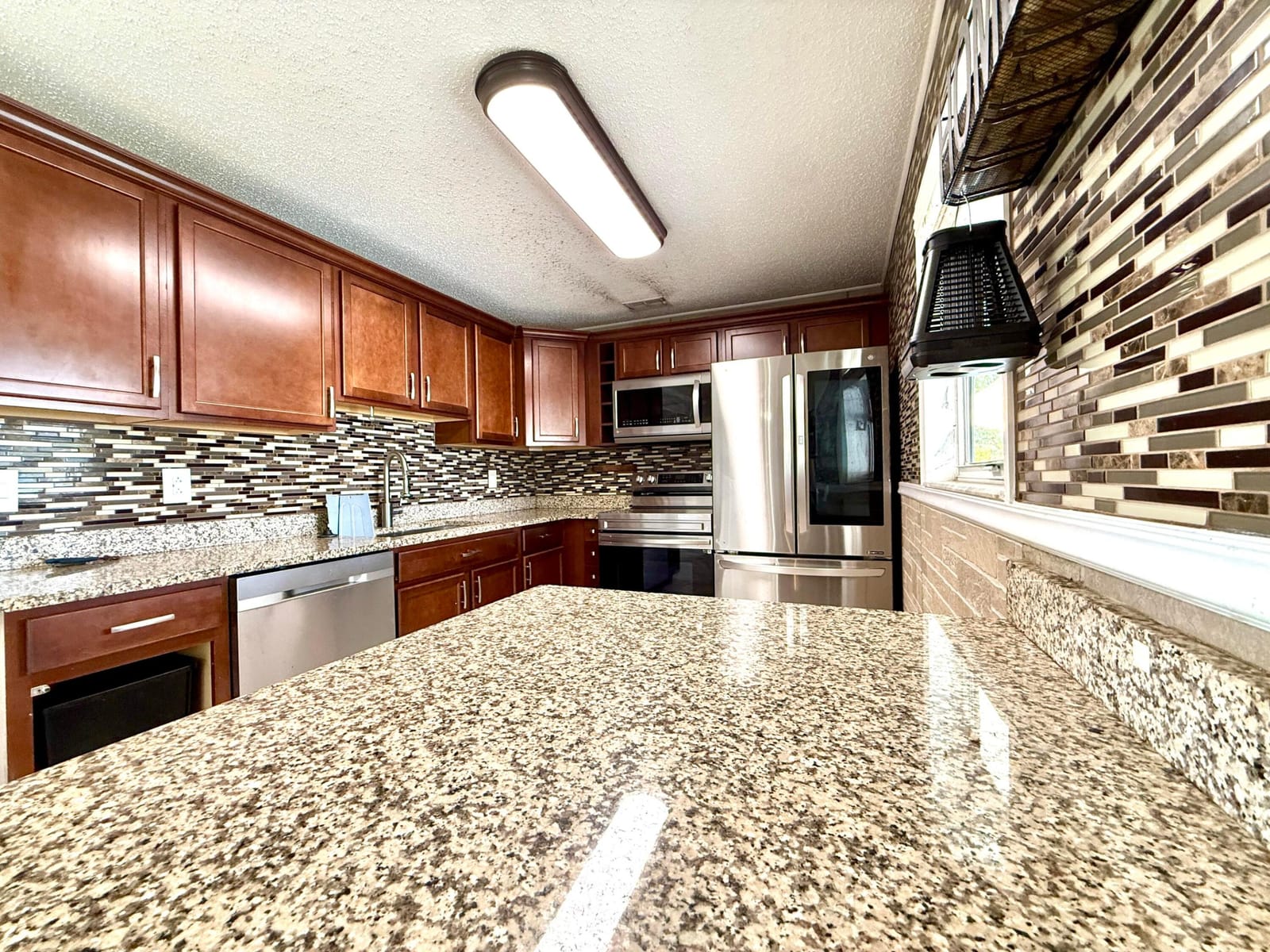 637 SW GRANADEER Street — photo 6