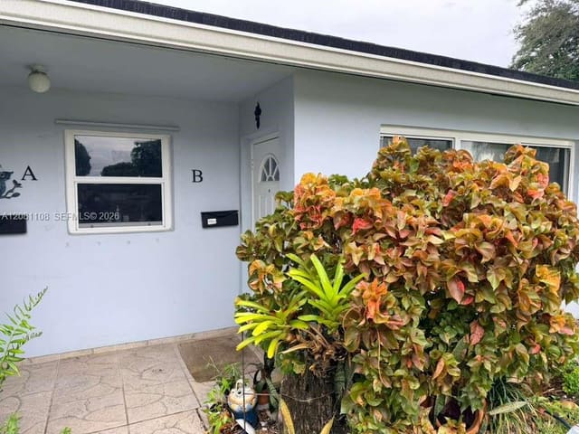 557 High Point Drive B, Delray Beach, FL 33445