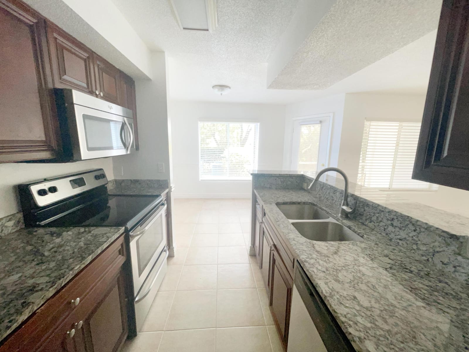 815 W Boynton Beach Boulevard W 4-102 — photo 4