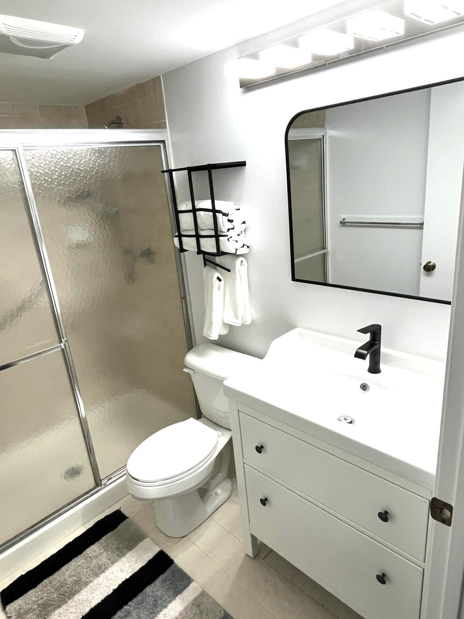 811 Sky Pine Way C3 — photo 8