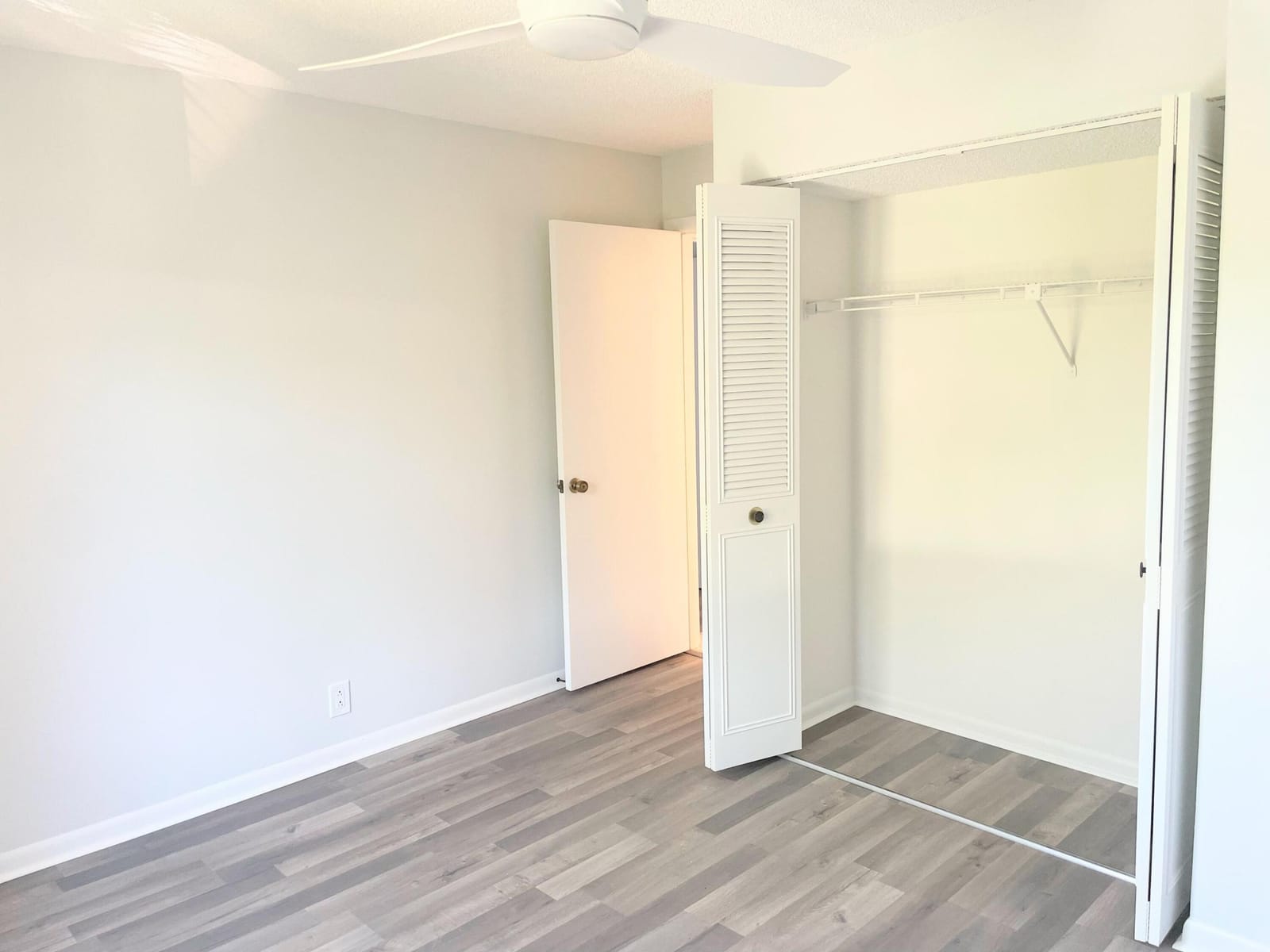 811 Sky Pine Way C3 — photo 3
