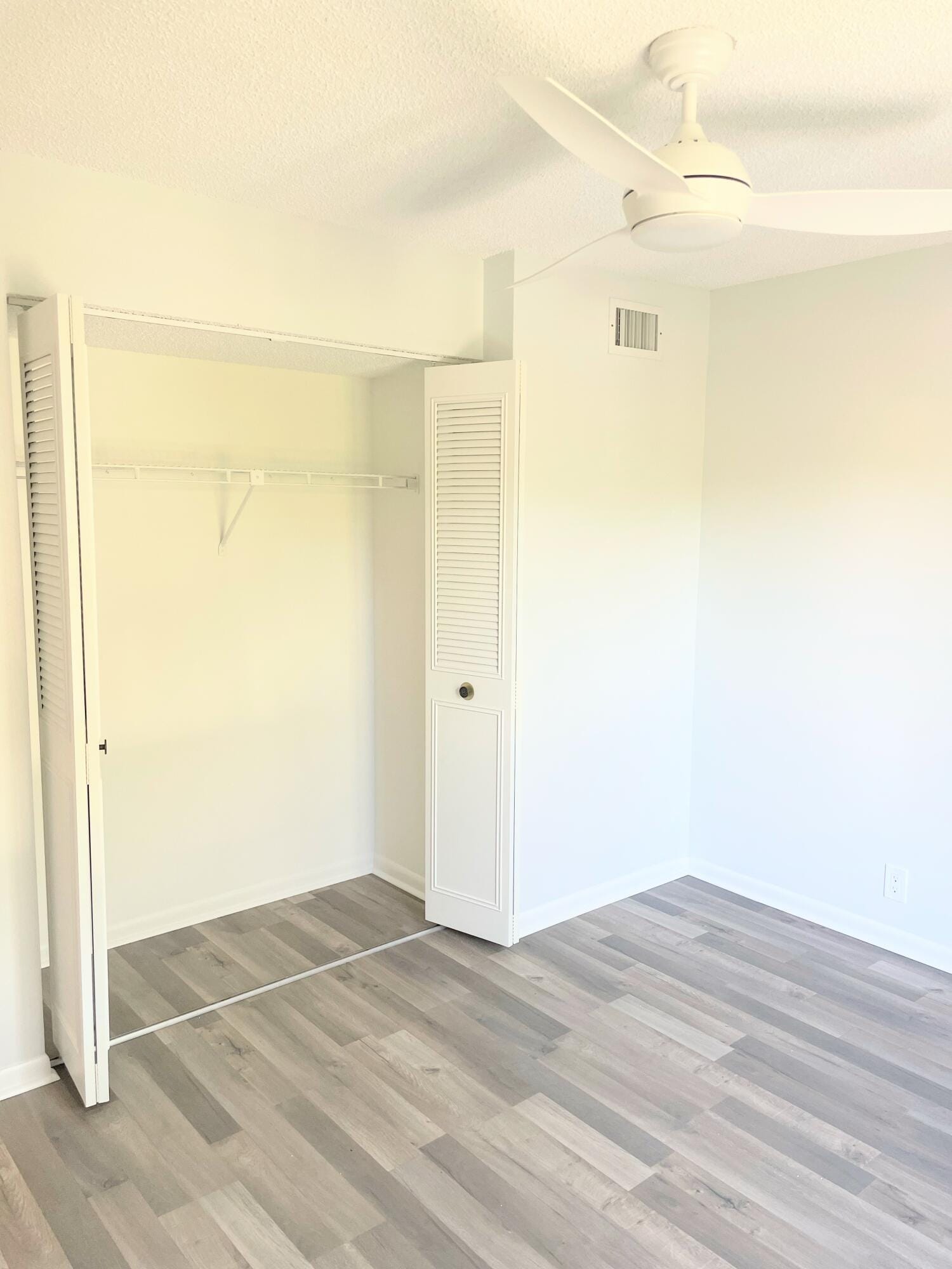 811 Sky Pine Way C3 — photo 4